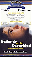 bailando en la oscuridad... una cruda pero excelente muestra de la brutalidad humana!